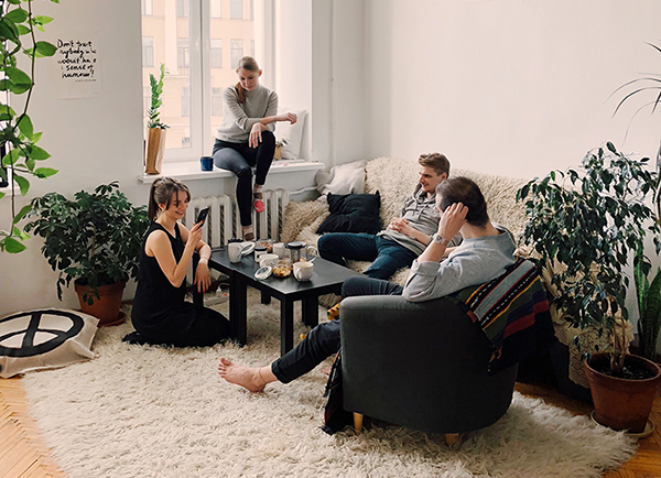 People sharing an apartment