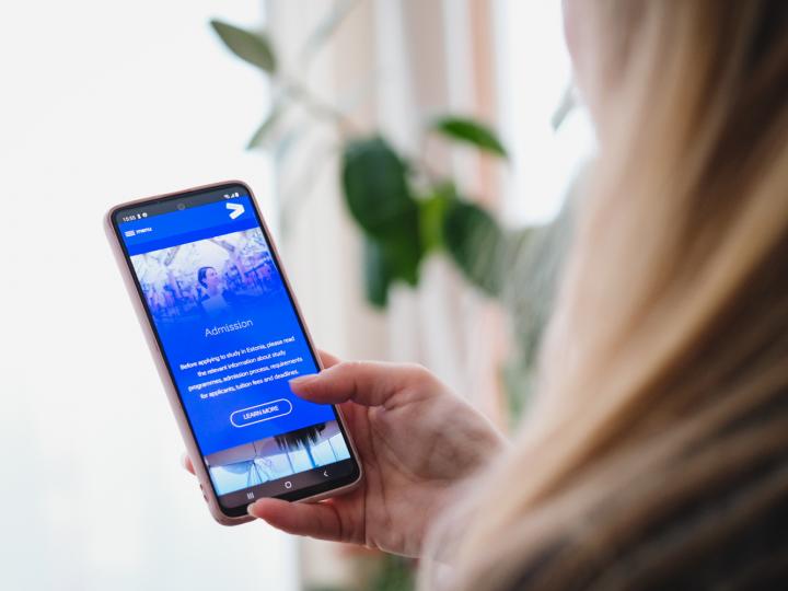 Browsing Study in Estonia page from phone